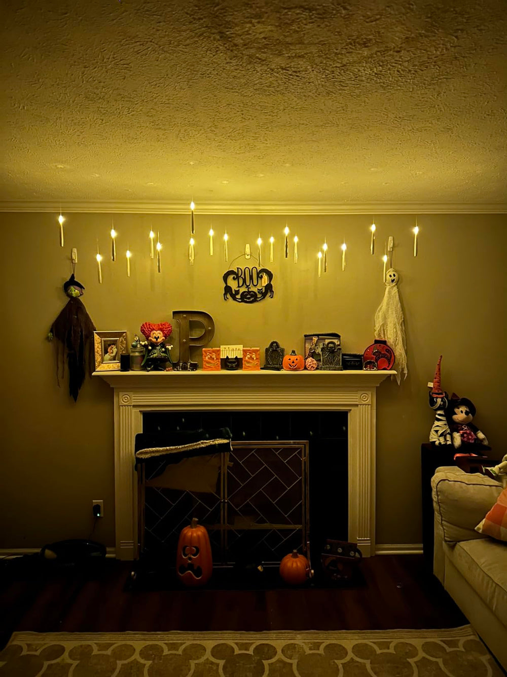 <h2>Why We're The Best When It Comes To Halloween Decor...</h2>